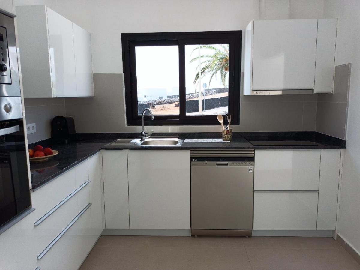 Apartamentos Falcon Tinajo Dış mekan fotoğraf