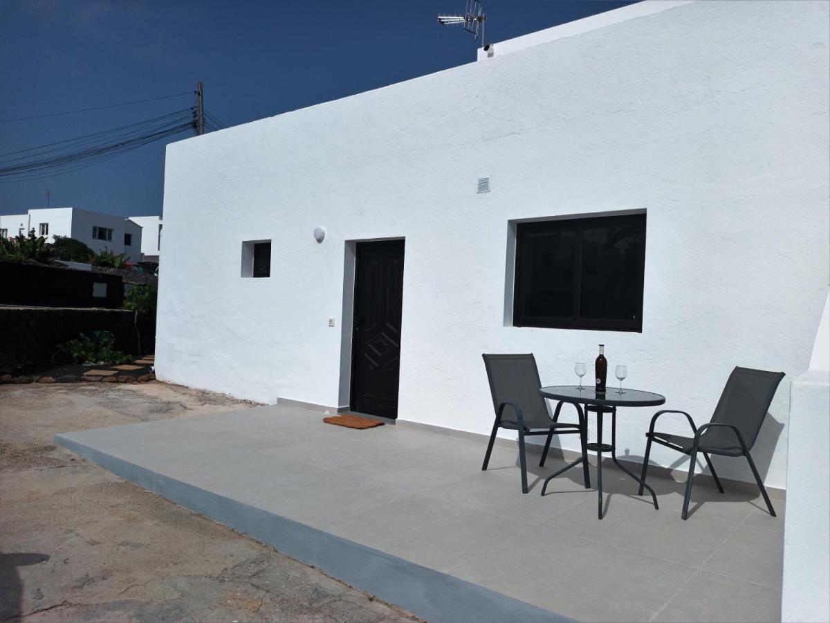 Apartamentos Falcon Tinajo Dış mekan fotoğraf