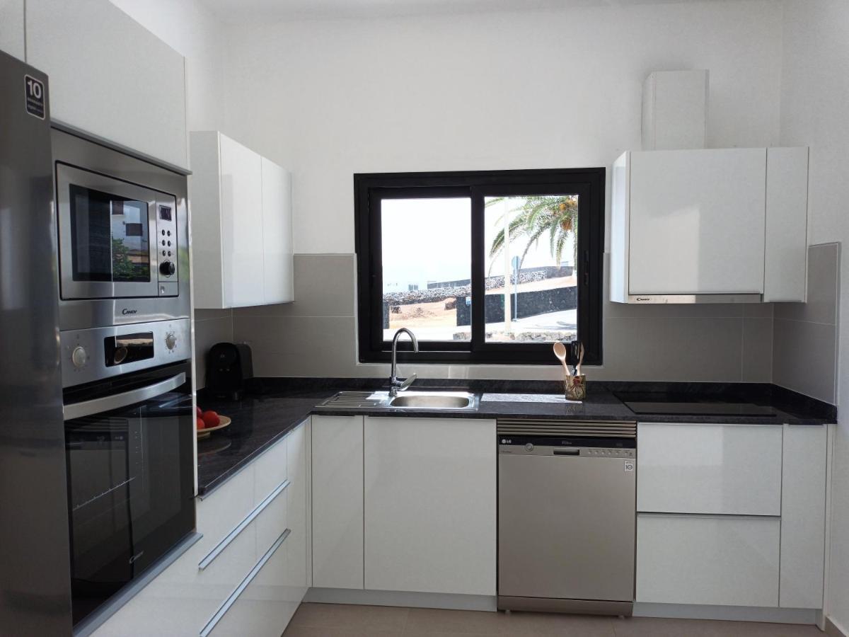 Apartamentos Falcon Tinajo Dış mekan fotoğraf