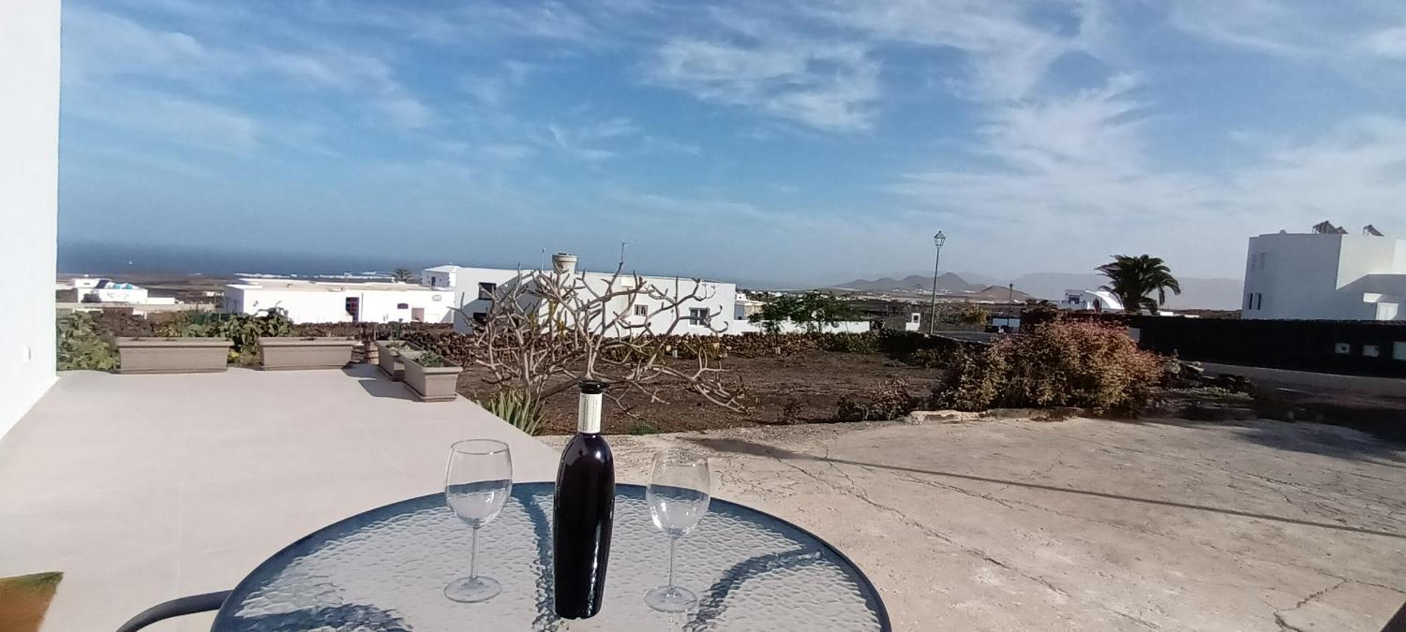 Apartamentos Falcon Tinajo Dış mekan fotoğraf