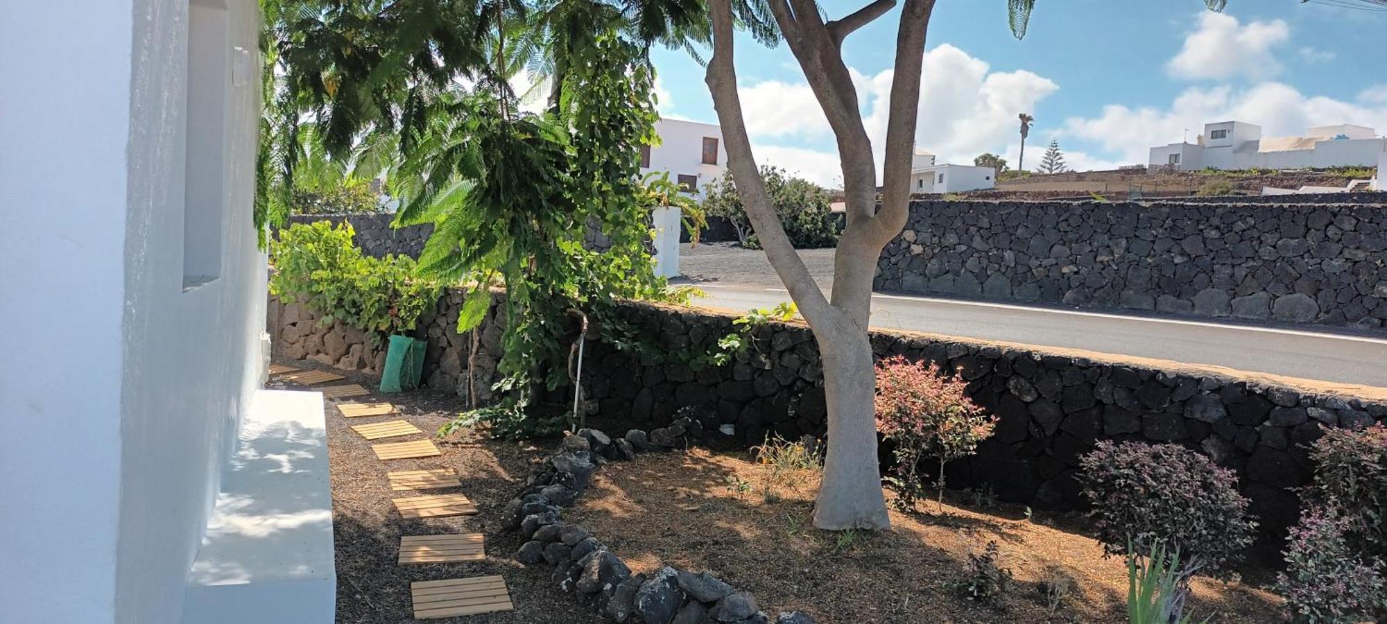 Apartamentos Falcon Tinajo Dış mekan fotoğraf